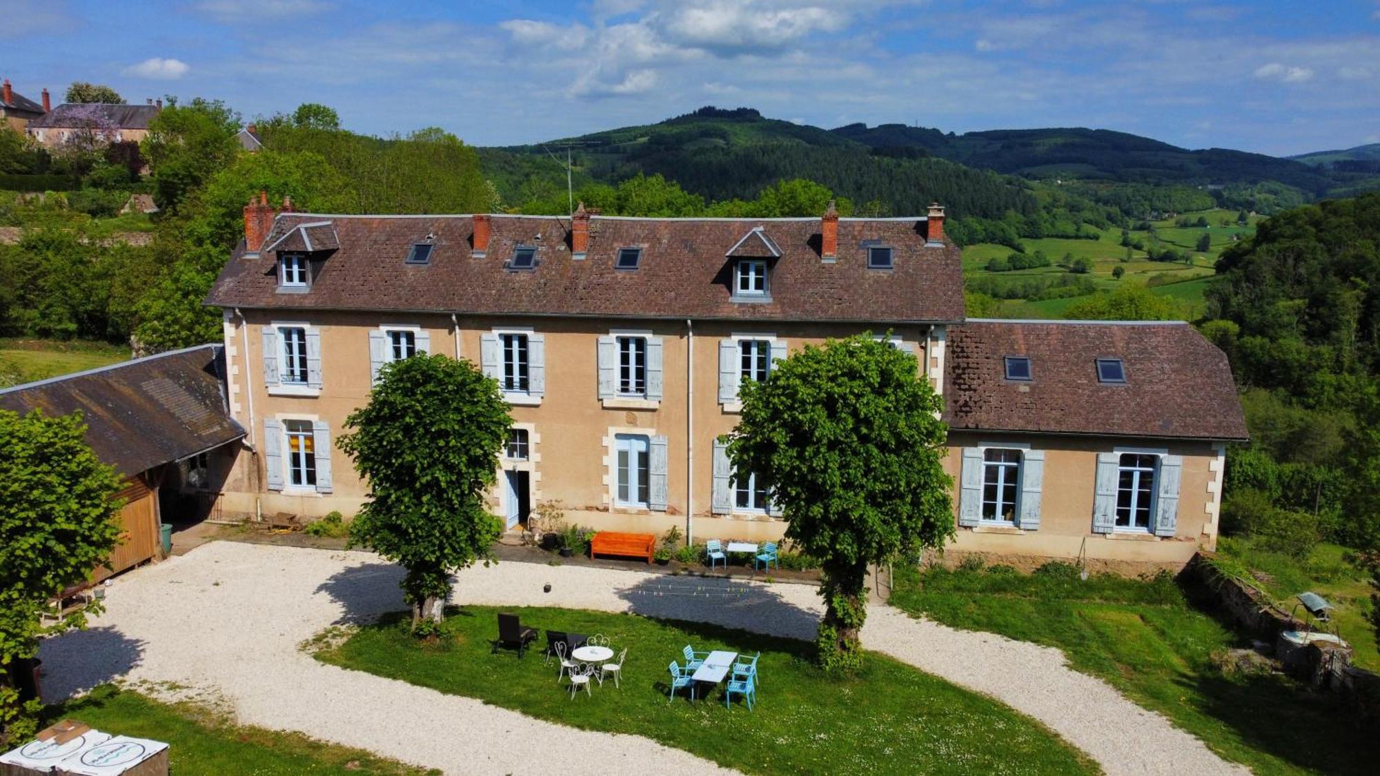 L' Ancienne Ecole Du Morvan Larochemillay Exterior photo